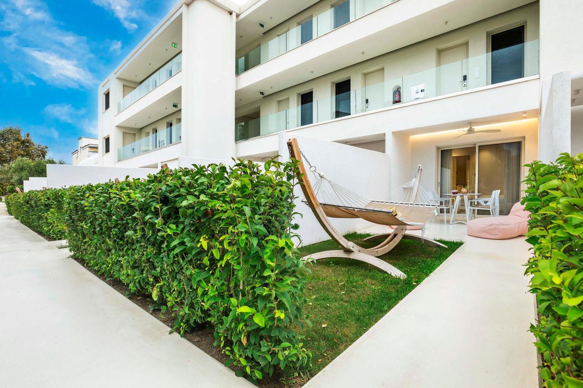 Cocoοns Luxury Suites & Villas Фурка Екстериор снимка
