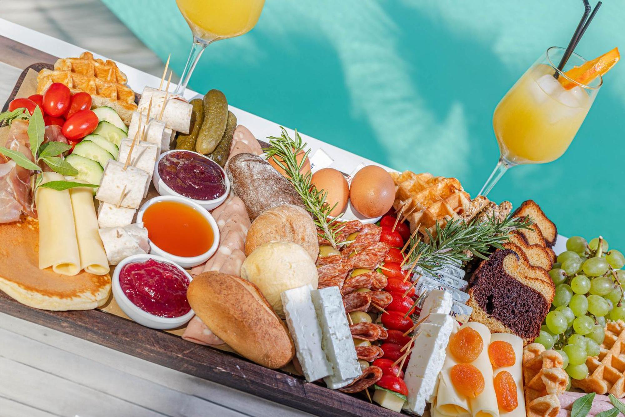 Cocoοns Luxury Suites & Villas Фурка Стая снимка